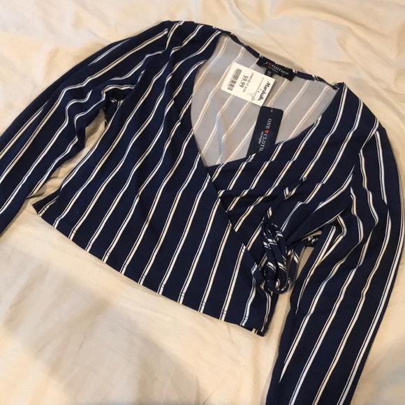 NWT Stripe Side Tie V Neck Crop Top - Picture 3 of 5